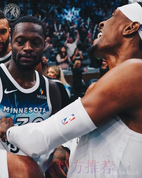 兰德尔侵略性十足 撞翻申京暴扣得手